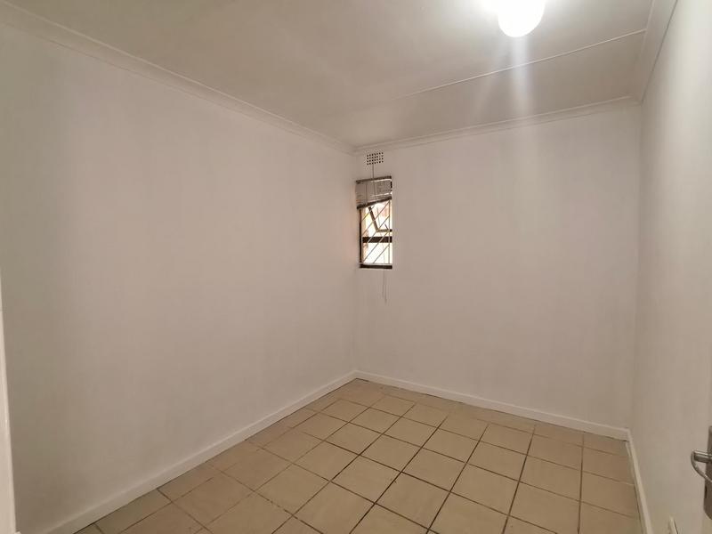 To Let 2 Bedroom Property for Rent in Gleemoor Western Cape